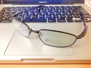 オークリーブレンダー６B モアイグレー